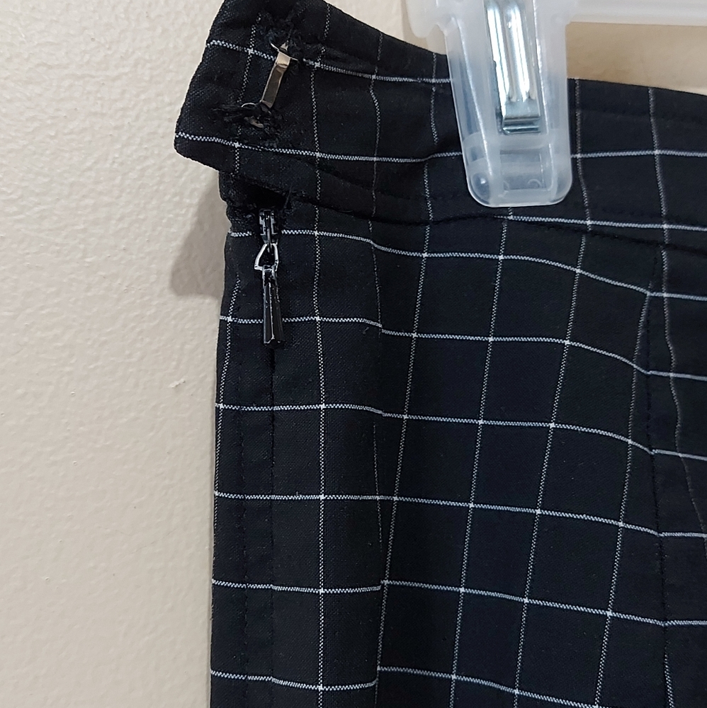 DKNY Grid Patterned Pants - Picture 5 of 6